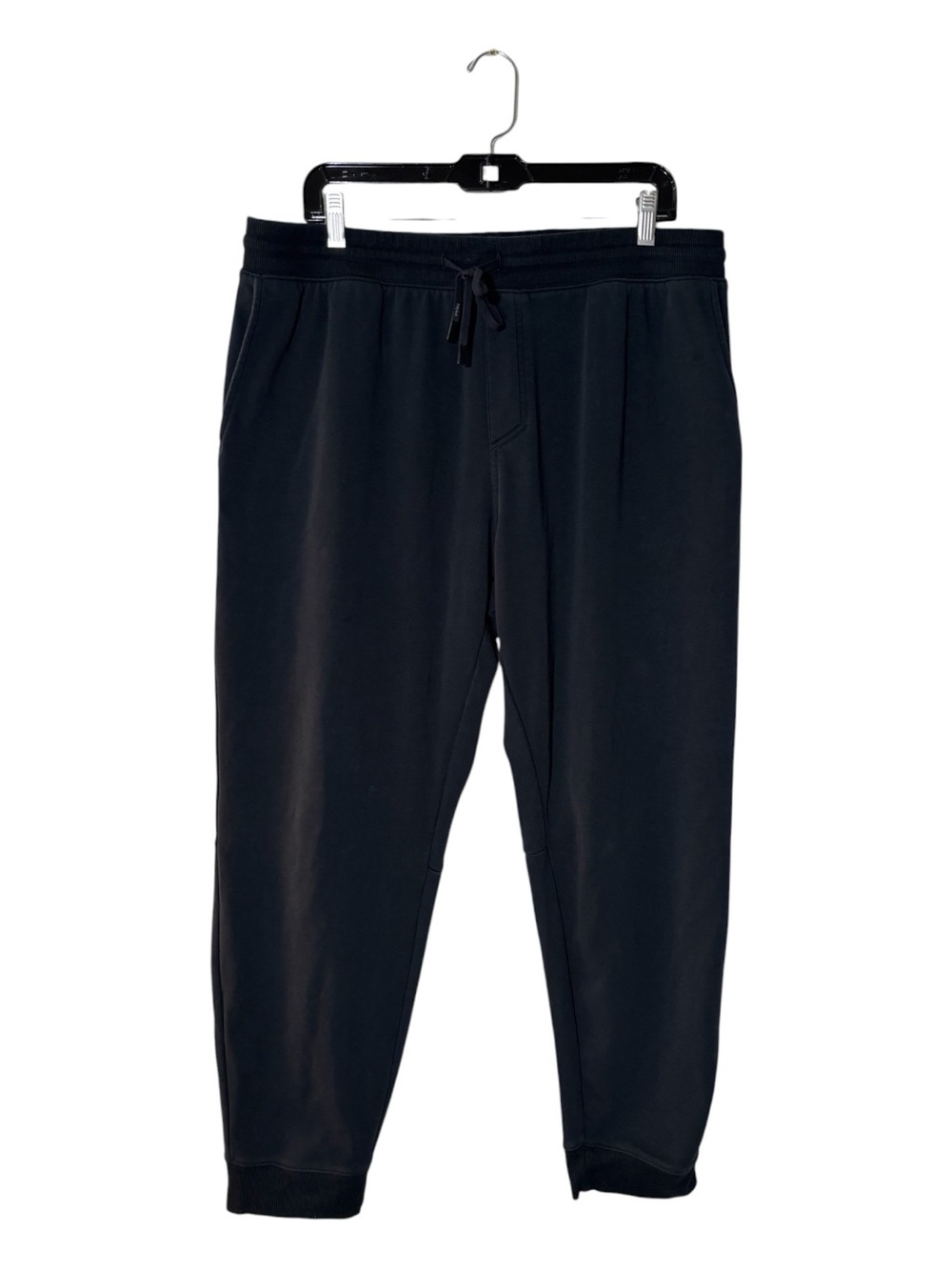 TravisMathew Jogger Pants Size XL Black Drawstring Logo Athletic Golf Pants - Picture 2 of 14